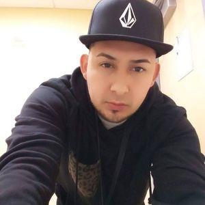 Meet your Posher, Dennis