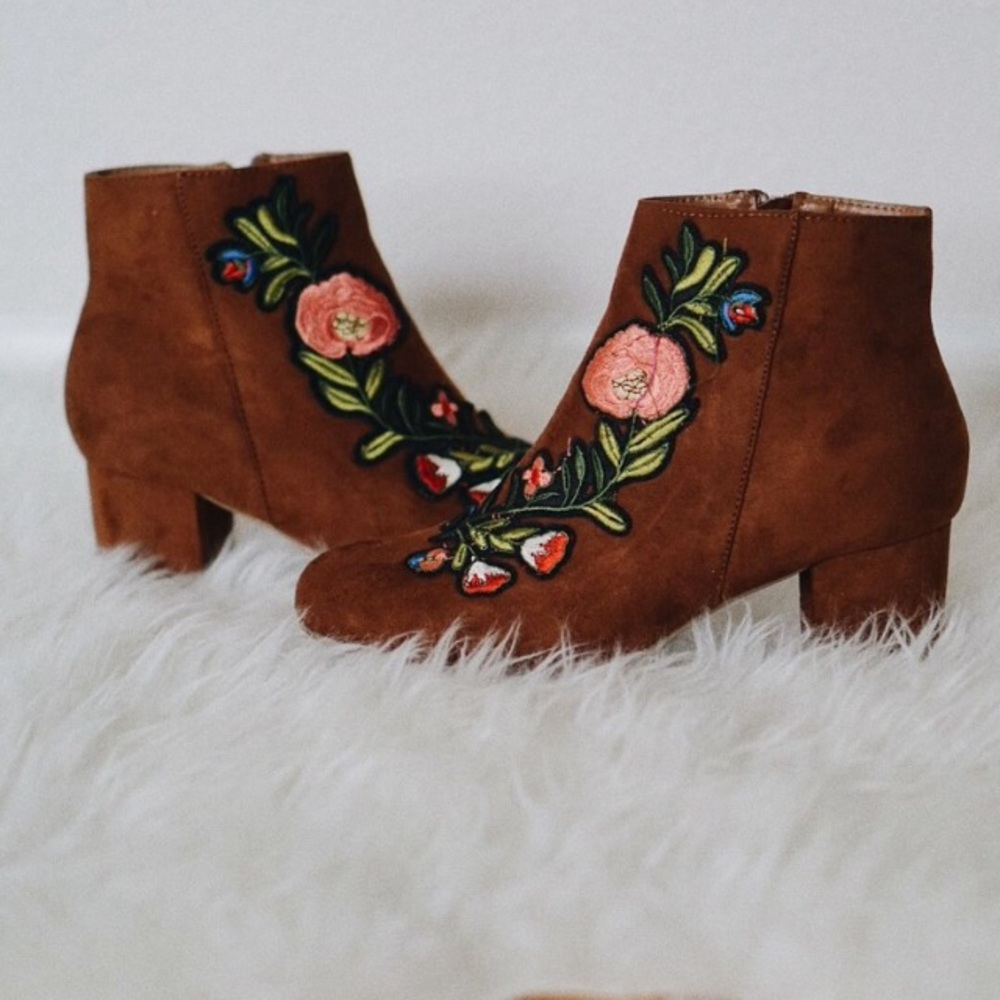 BRAND NEW SUEDE FALL WEATHER BOOTIES