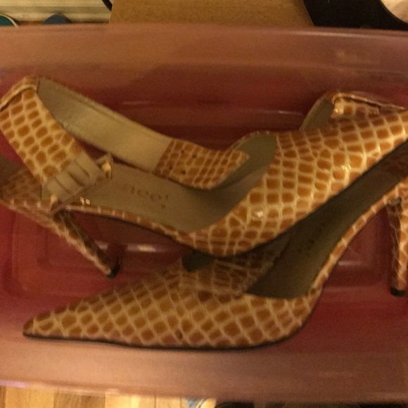 Heels - Picture 1 of 1