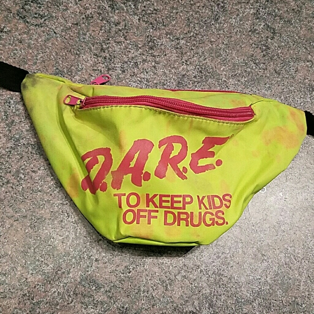 D.a.r.e. fanny pack