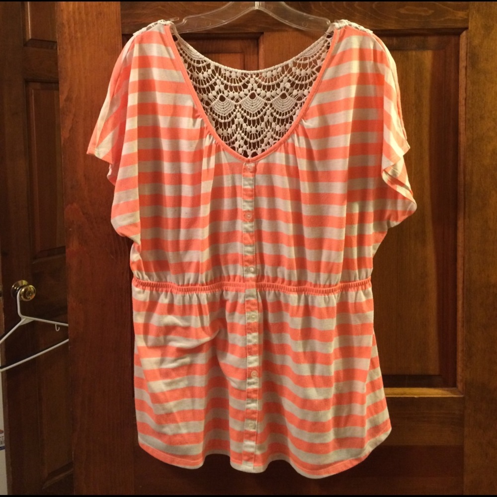 Pink/white v neck short sleeves top size XXL