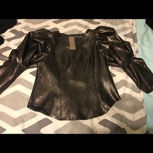 Beautiful gold top! Super chic!