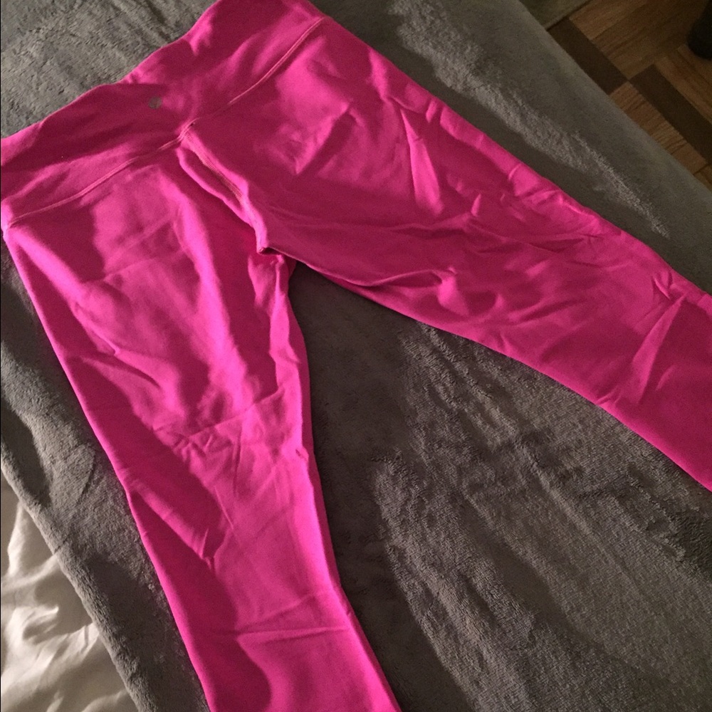 Lululemon reversible crop yoga pants size 8