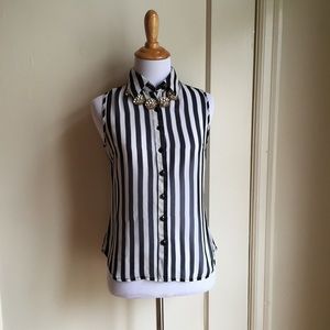 BR Sleeveless Collared Black and White Top