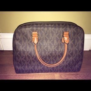 Micheal Kors purse New