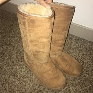 very gently worn classic brown UGGs