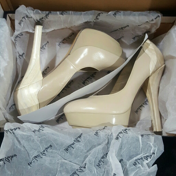 MICHAEL ANTONIO Natural Platform Pump - Picture 3 of 5