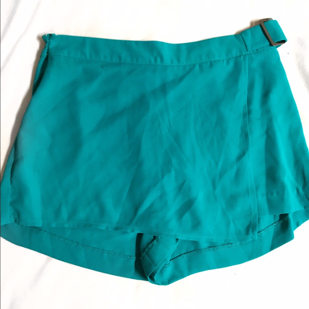 ✨ Buy 2, Get 1 Free ✨LIKE NEW! Teal/Aqua Skort