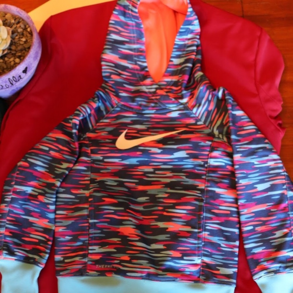 Kids Nike ThermaFit Hoodie🍭