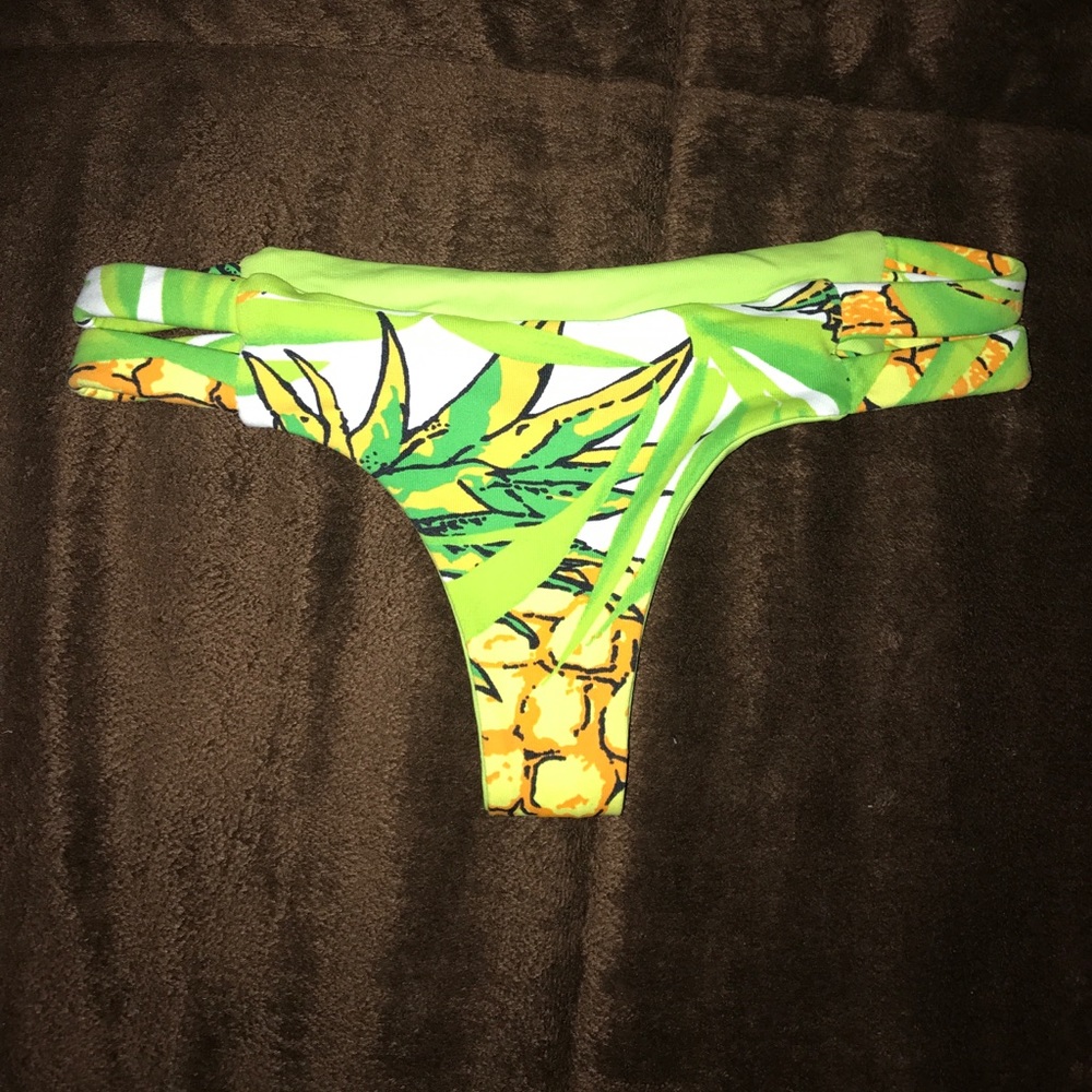 San Lorenzo pineapple bottoms