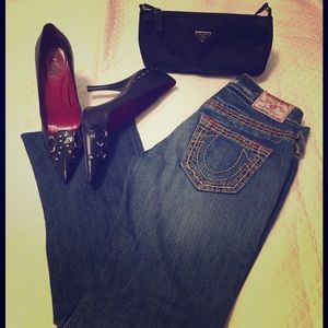 SALE! True Religion size 26 your new Go To jeans!