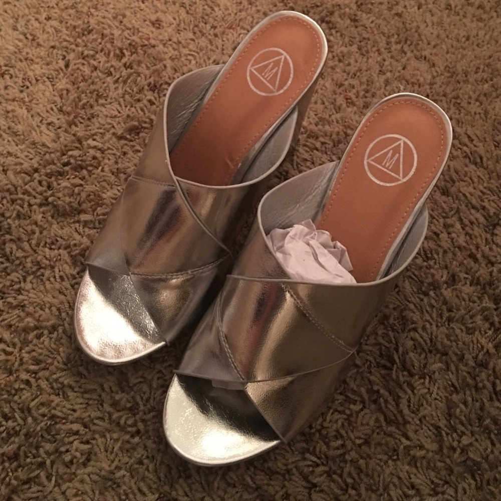 👡Brand New👡 Missguided Metallic Silver Mules