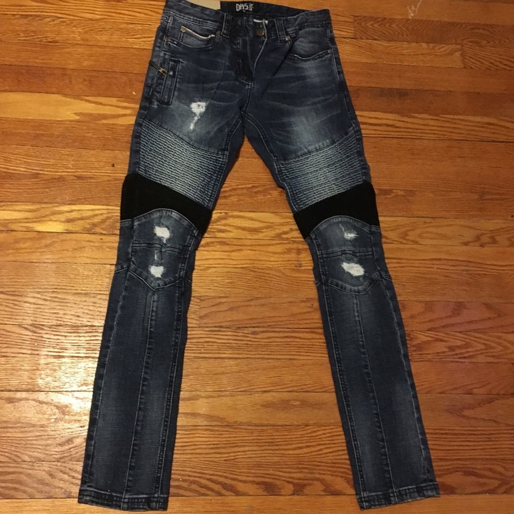 NEW! DKS Trends Jeans