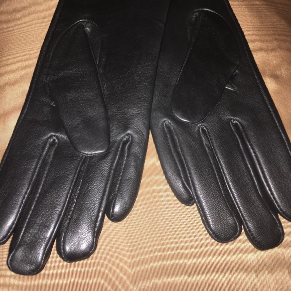 NEw woman's black leather gloves - Picture 5 of 7