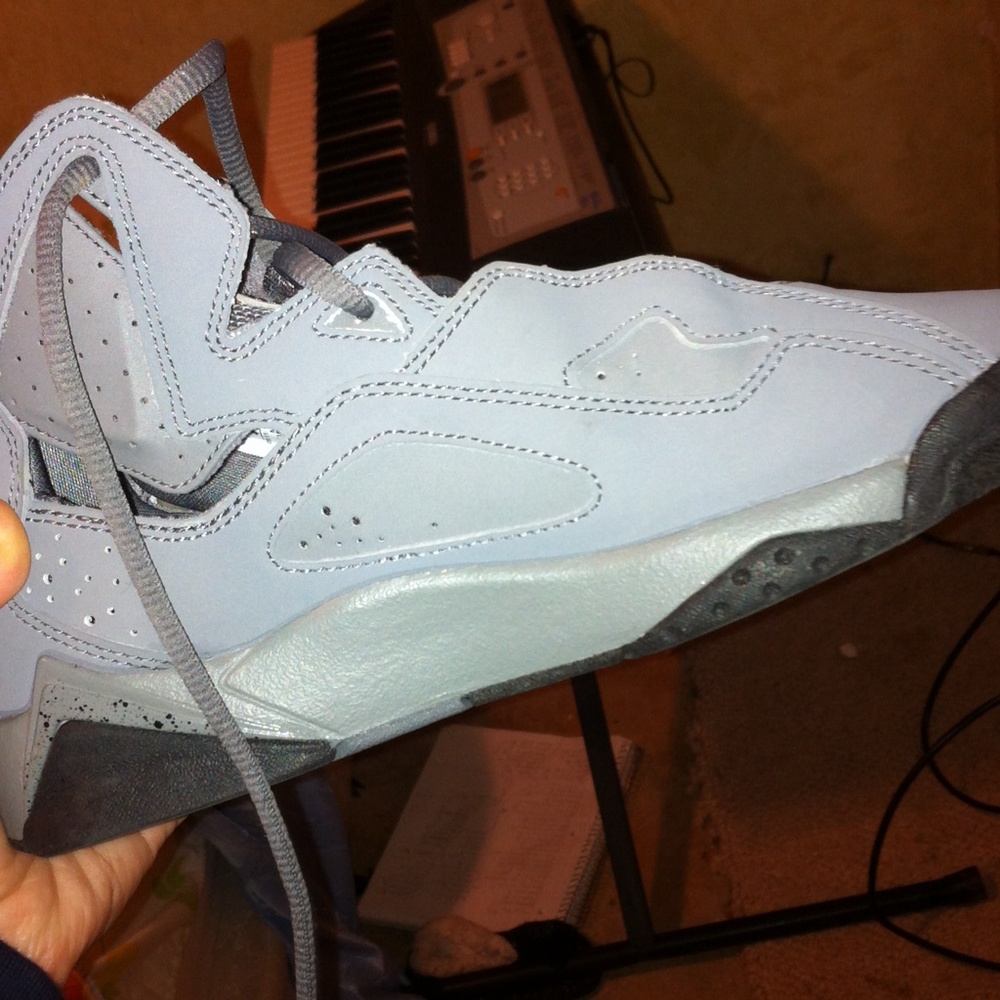 Jordan 6s - Picture 2 of 2