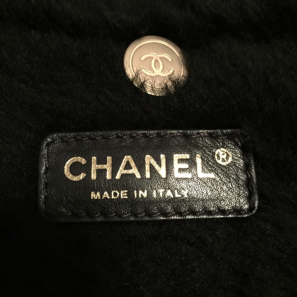 CHANEL LARGE SHEARLING ACCORDION FLAP BAG