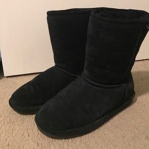 Black Bearpaw boots