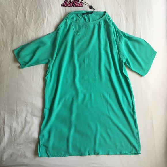 Cold Shoulder Tshirt Dress - Picture 3 of 4