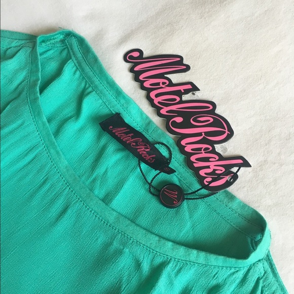 Cold Shoulder Tshirt Dress - Picture 4 of 4