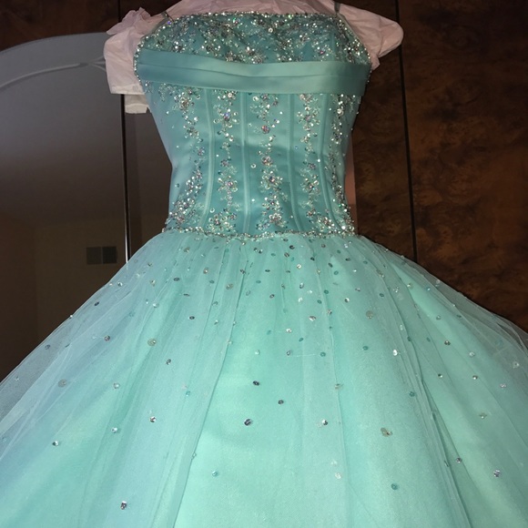 Mori Lee sweet 16 ball gown - Picture 5 of 8