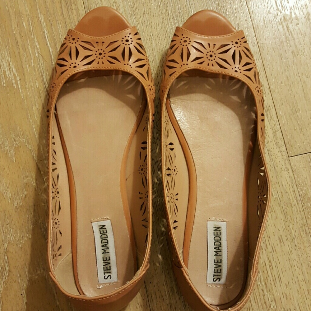Steve Madden cutout flats
