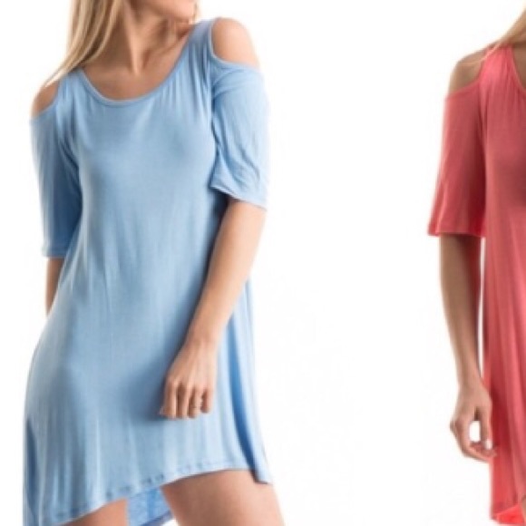‼️SALE onlyMED left!🎀Cold Shoulder Hi-Lo Tunic🌟 - Picture 4 of 5