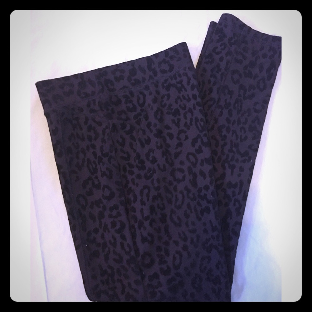 New black velvet legging animal print size M