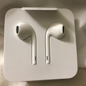 Brand new apple iphone 7plus head phones