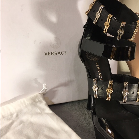 Versace stud sandal - Picture 2 of 6