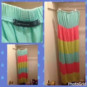 Women's strapless dress