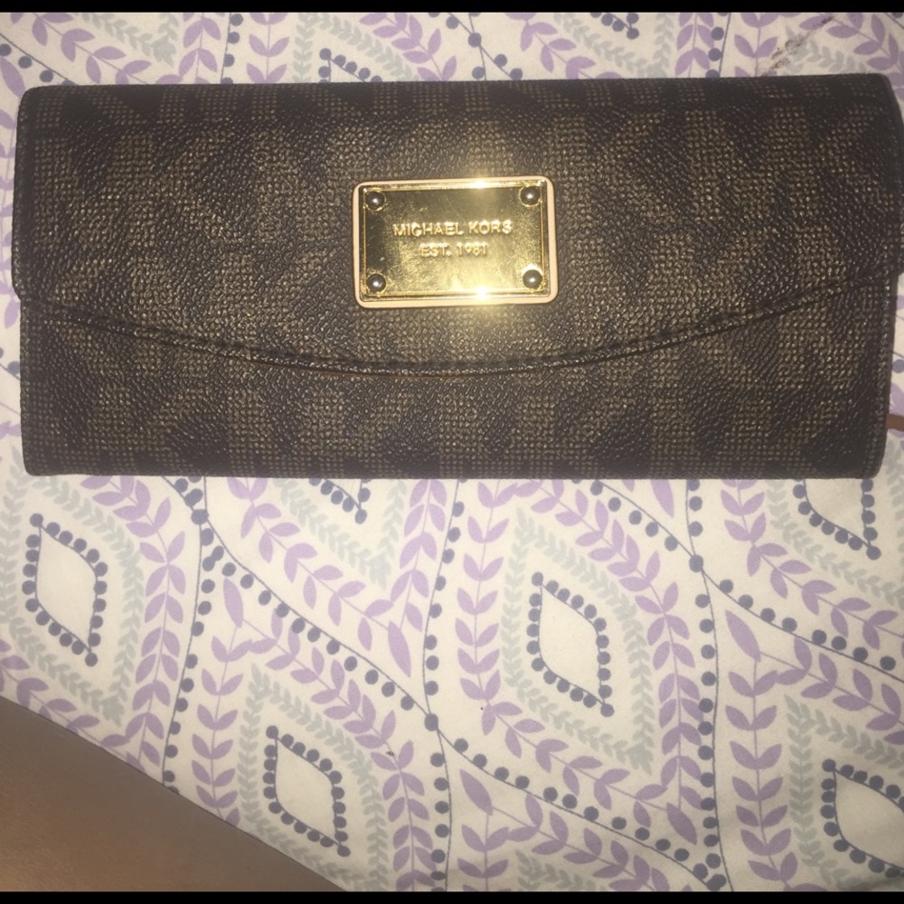 Never used MK brown wallet