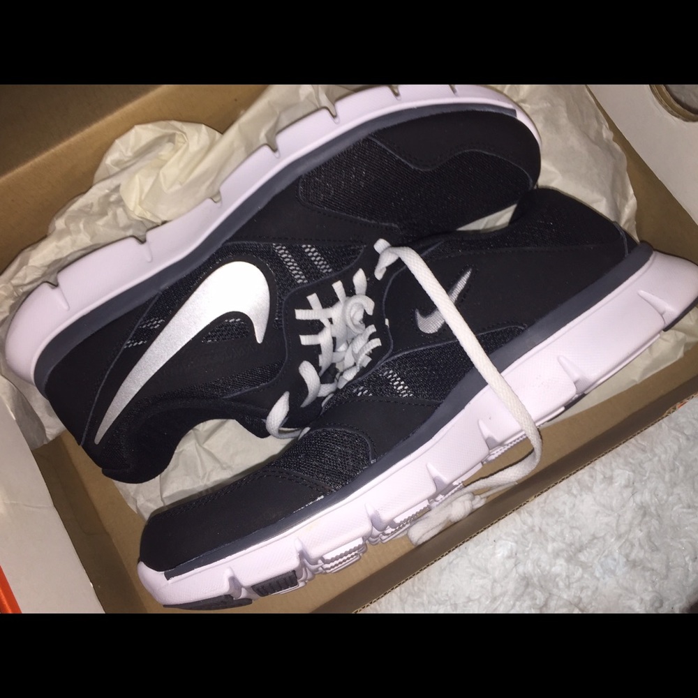 NEW Nike Flex Experience RN 3 (wmns)