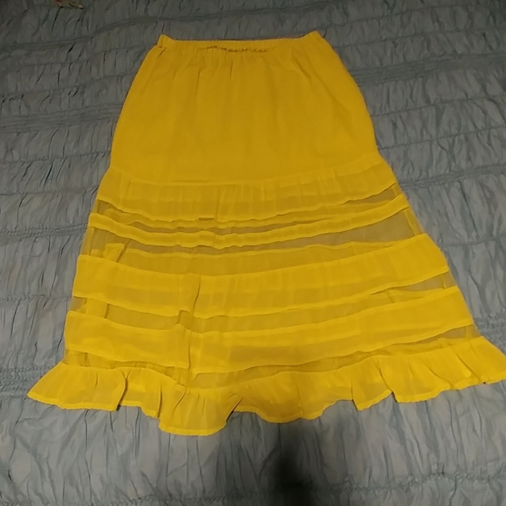 LAST CALL Gianni Bini yellow skirt large