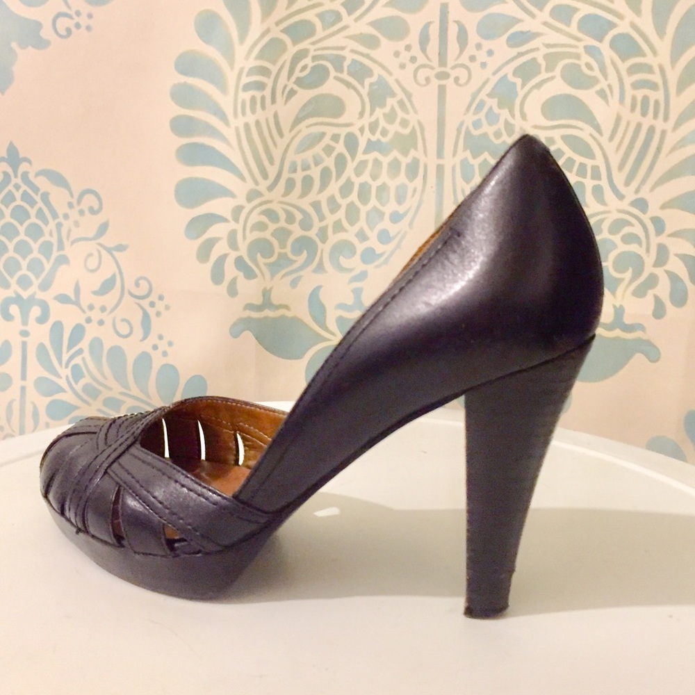 Guess - Black Sexy 👠 Pumps.
