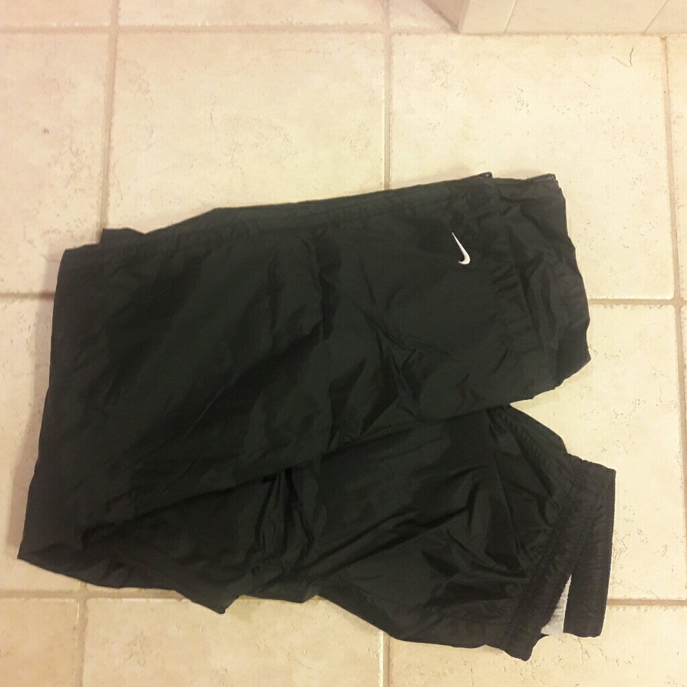 Men' s Nike Sports ( running) sweats pants, size M