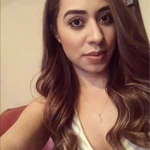 Meet your Posher, Leslie