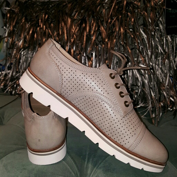 Oxfords- NWT Women's Distressed Grey - Picture 3 of 4