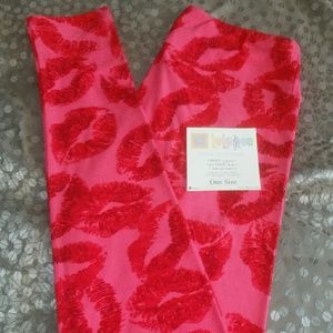 LulaRoe Valentine's leggings