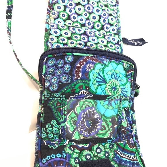 CLEANING CLOSETS! Vera Bradley Mini Crossbody Bag - Picture 3 of 4