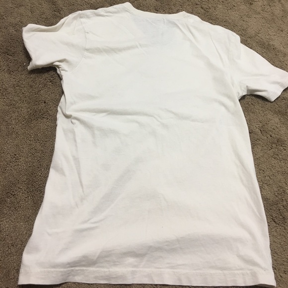 Express V-Neck - Picture 5 of 7