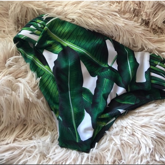 ⛱SALE The Lanai • Green Palm Racerback Bikini - Picture 4 of 5