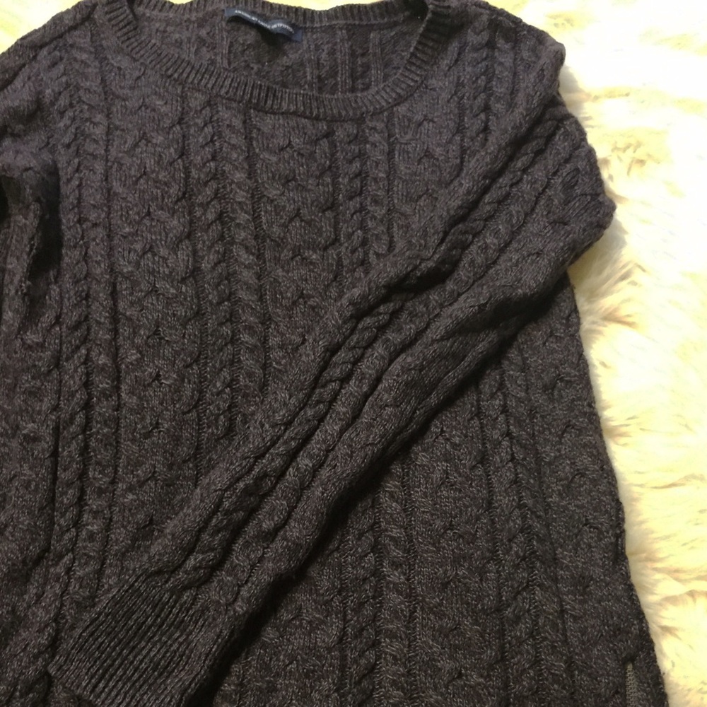 Lovely Sweater with Side Zippers