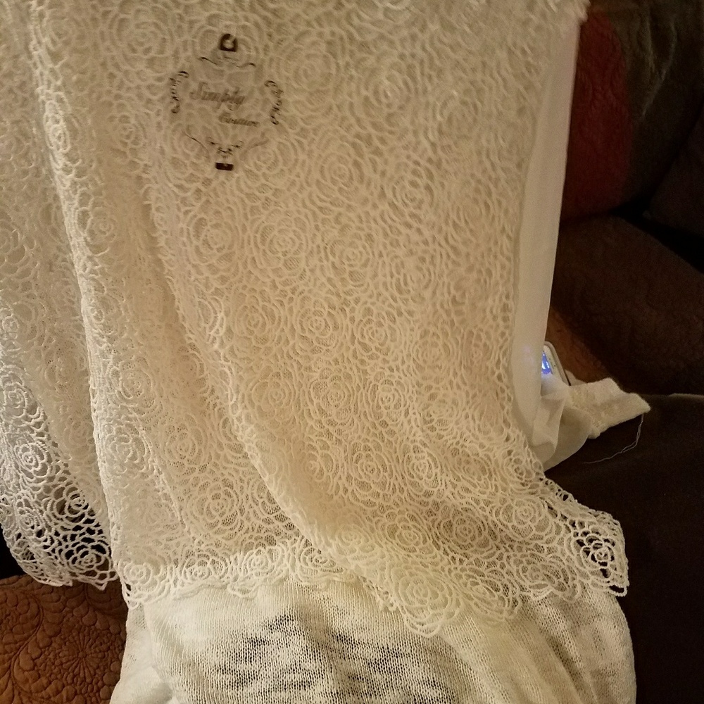 Beautiful white sweater nwt