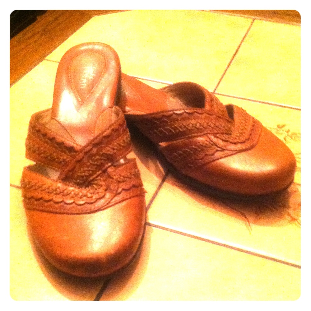 Cute Honey Brown Woven Accent Slip on Mules