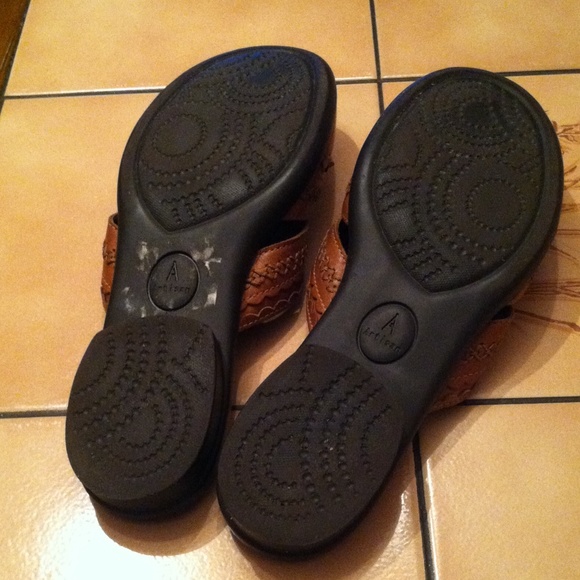 Cute Honey Brown Woven Accent Slip on Mules - Picture 4 of 4