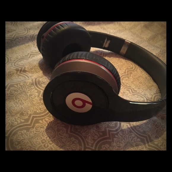 Wireless Beats by Dr Dre - Picture 1 of 4