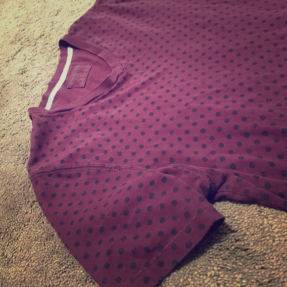 Express V-neck Tee - Picture 2 of 4