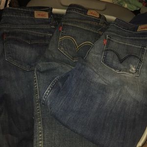 Women's Levi jeans