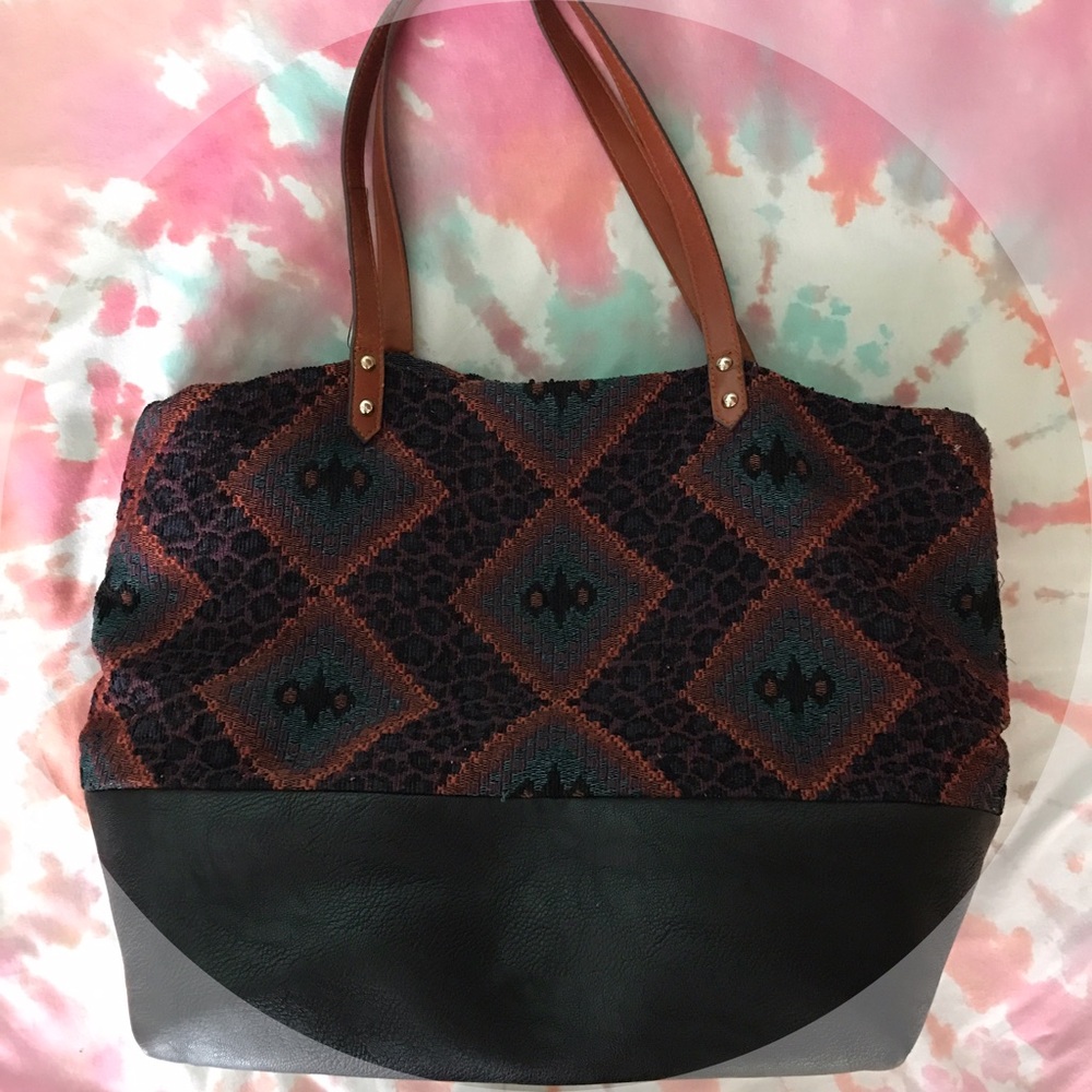 Street level tote bag
