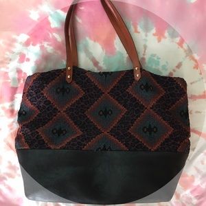 Street level tote bag